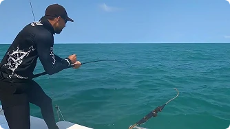 Pesca no Veleiro Sarayu